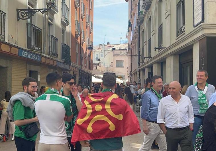 Aficionados del Racing de Santander este domingo en Burgos.