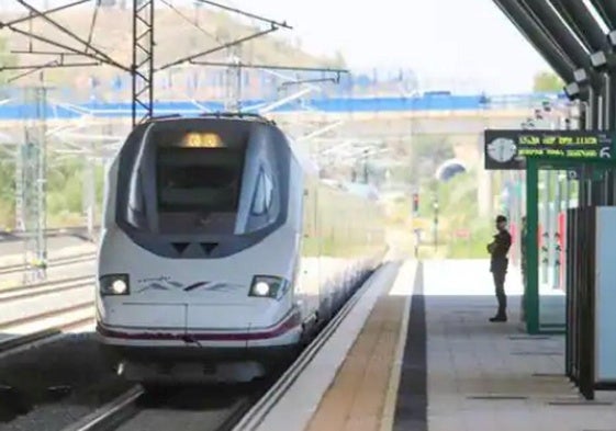 El AVE en la estación de Burgos.