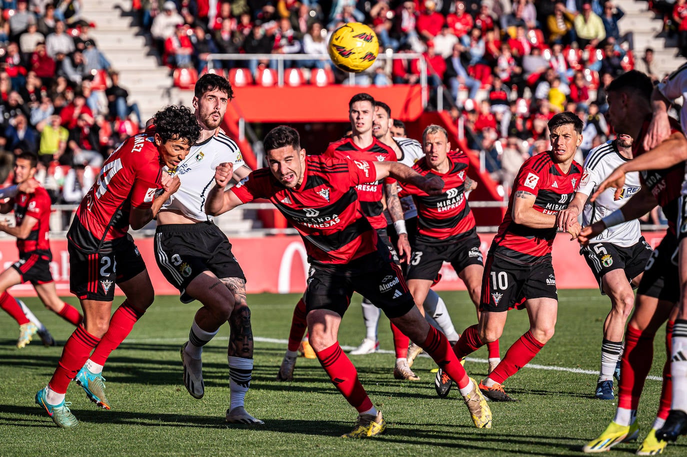 El Mirandés se lleva el derbi de Burgos