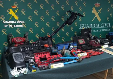 La Guardia Civil ha recuperado numeroso material robado.