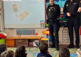 Charla de la Policía Nacional en un colegio de Burgos.