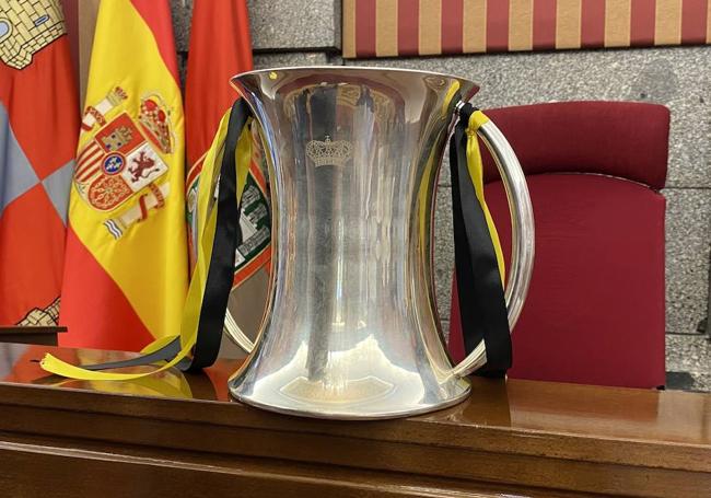 Trofeo de la Copa del Rey de rugby.