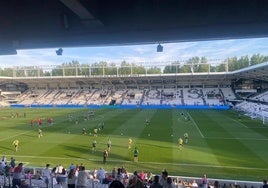 Calentamiento previo del Burgos CF y del CD Eldense