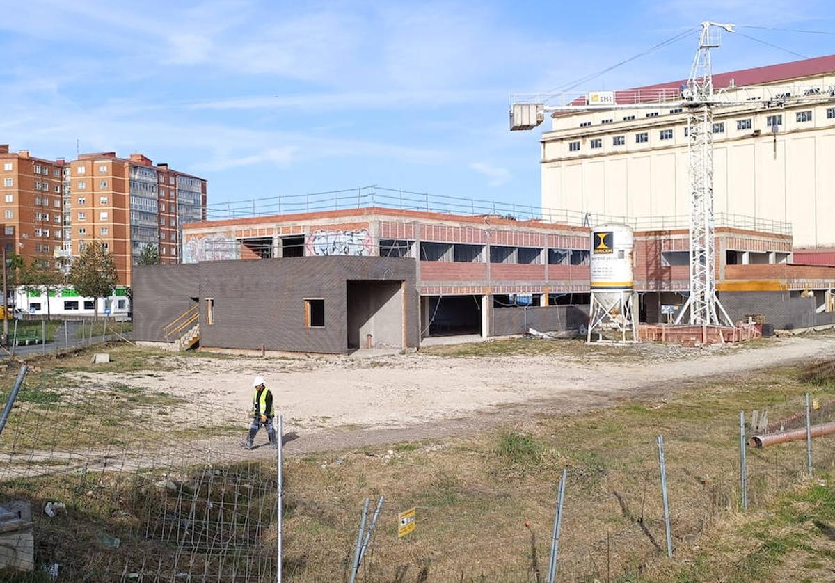 En las últimas jornadas ha comenzado a haber tímidos movimientos en la zona de obras.