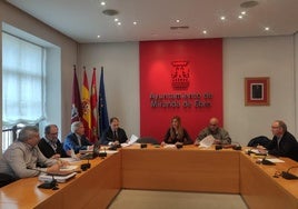 Una visita a las obras de Acues a la alcaldesa de Miranda, Aitana Hernández.