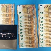 Devuelven 1.300 euros a una mujer que se dejó el dinero en una gasolinera de Aranda