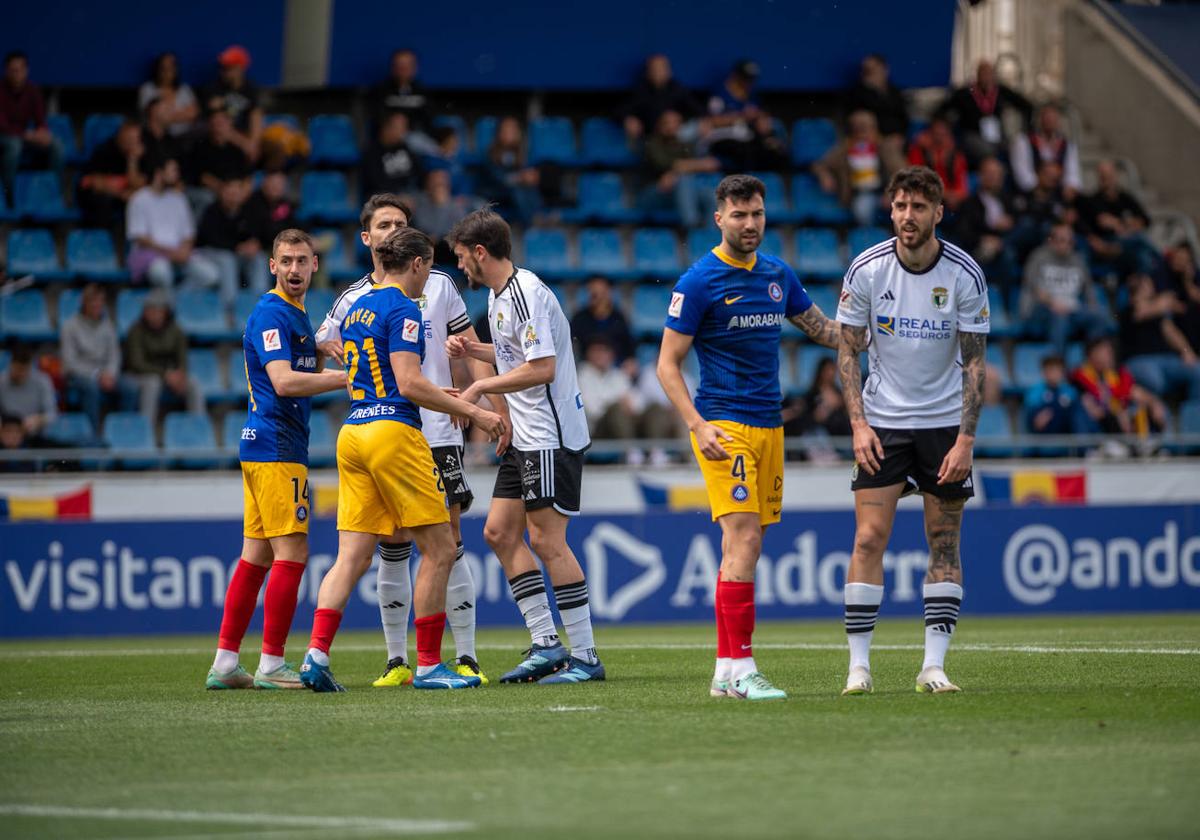 Jugadores del Burgos CF y del FC Andorra