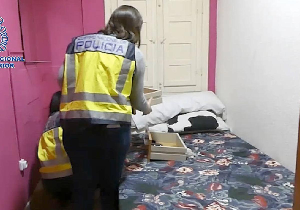 Imagen de archivo de una operación de la Policía Nacional contra la explotación sexual de mujeres en Burgos.