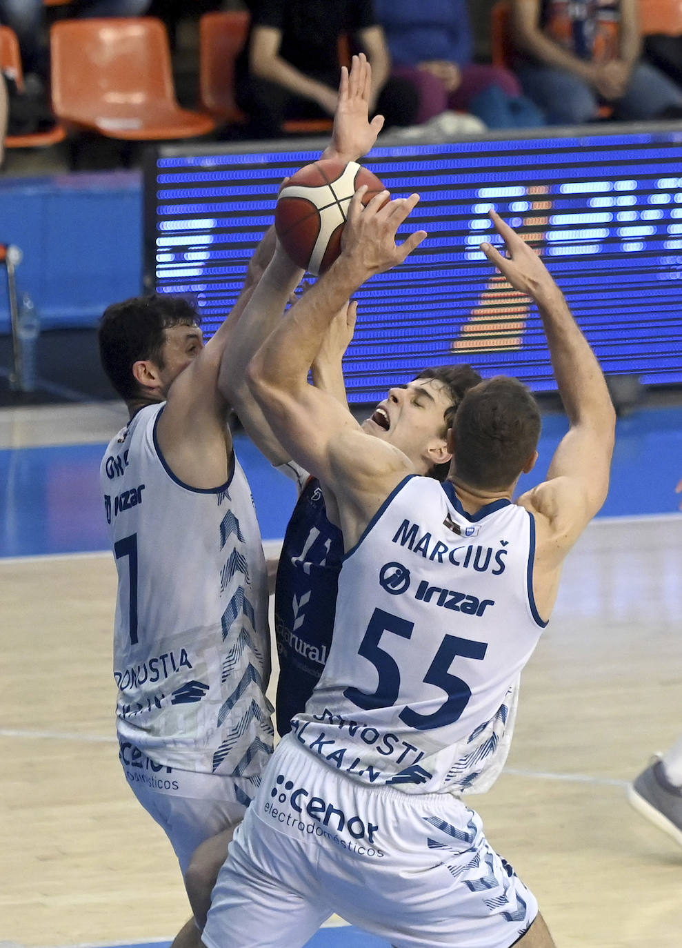 Imágenes de la derrota del Tizona frente al Guuk Gipuzkoa