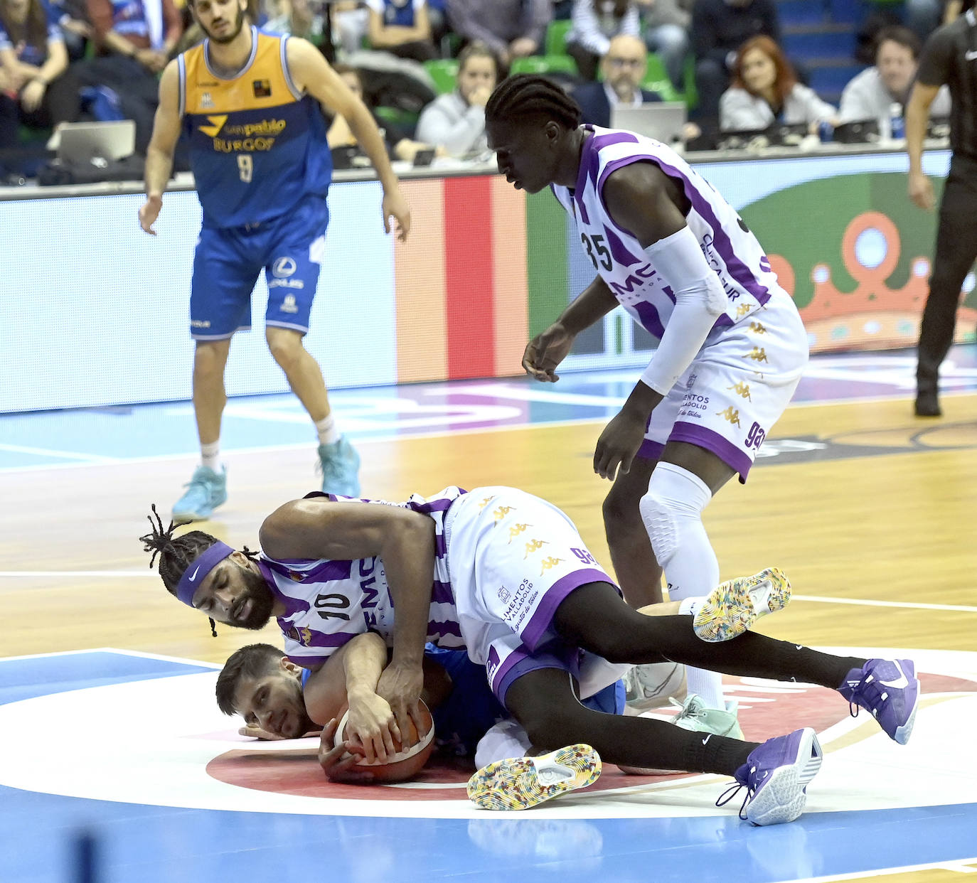 Imágenes de la victoria del San Pablo Burgos frente al UEMC Real Valladolid