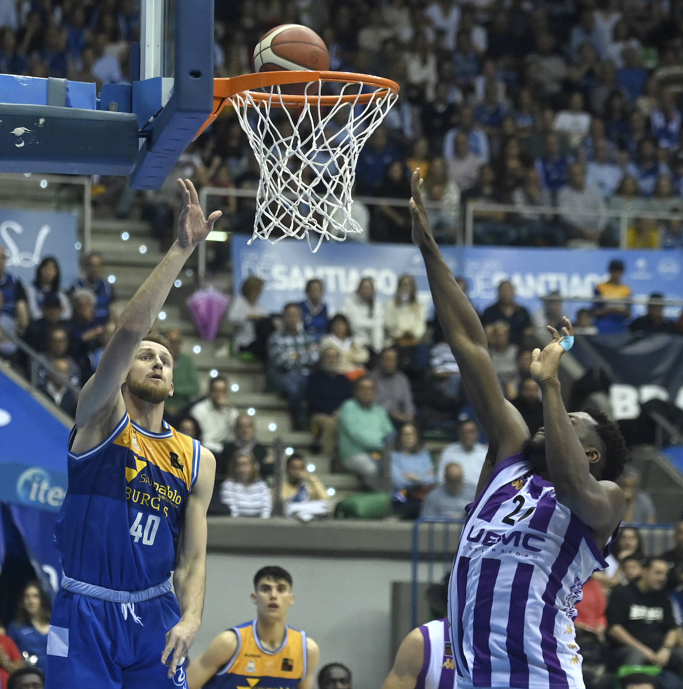 Imágenes de la victoria del San Pablo Burgos frente al UEMC Real Valladolid