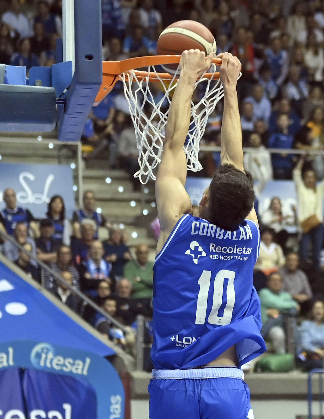 Imágenes de la victoria del San Pablo Burgos frente al UEMC Real Valladolid