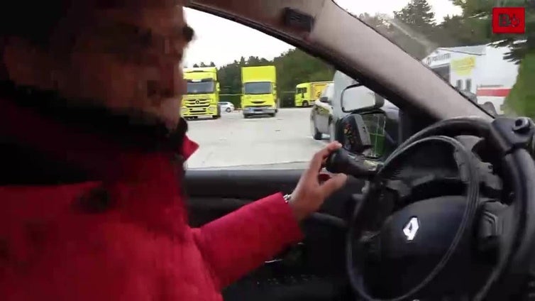 Así es un coche adaptado para que las personas con discapacidad se saquen el carné en Burgos