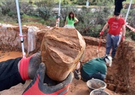 Núcleo de lasas de cuarcita encontrado en el yacimiento de La Revilla.