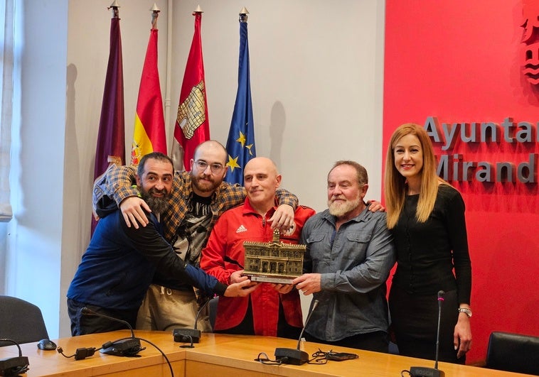 Acto de entrega de la Fachada del Ayuntamiento