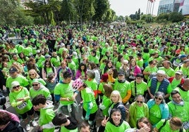 Participantes de la IV Marcha contra el Cáncer en Burgos.