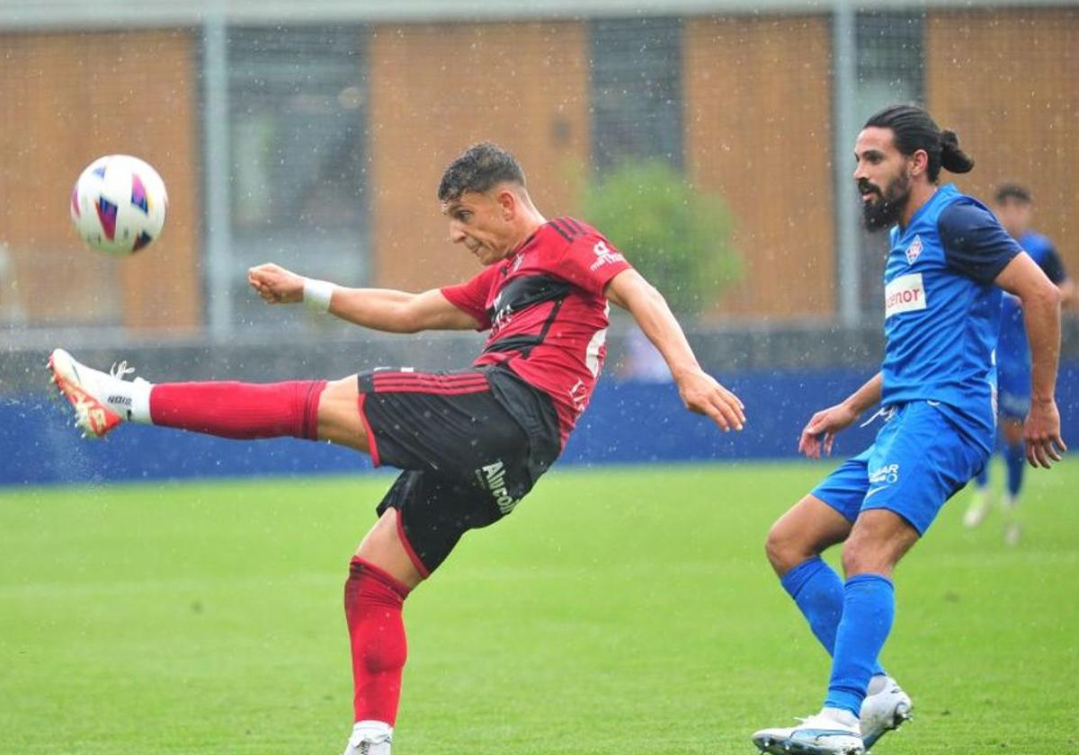 Imagen de un partido entre el Mirandés y el Amorebieta.