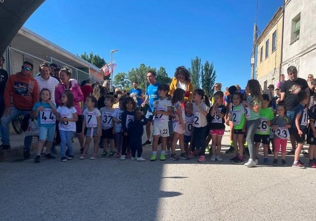 Salida de la 'Carrera entre bodegas' infantil