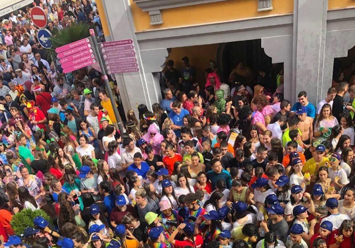 La Plaza Mayor de Aranda de Duero el día del Cañonazo.