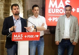 Luis Tudanca durante su comparecencia en Burgos, tras conocer los resultados de las elecciones europeas.