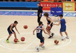 Mireia Capdevila durante un entrenamiento con las categoriías inferiores.