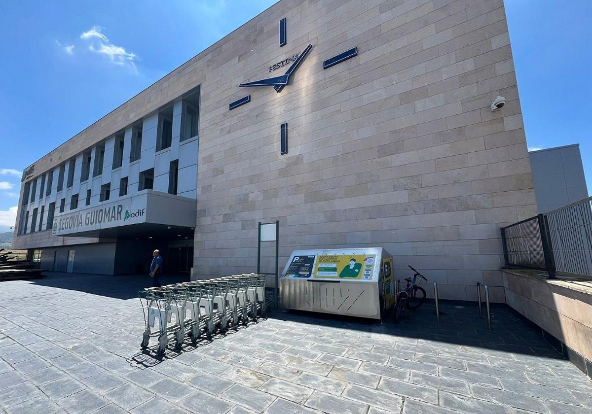 Aparcamientos seguros para las bicicletas en la estación de Segovia que pondrán en la de Burgos.