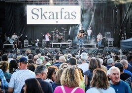 El recinto se llenó durante el Alpaka Fest para apoyar al grupo de la comarca, Skaifas.