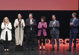 Autoridades y patrocinadores de la gala del décimo aniversario de BURGOSconecta.