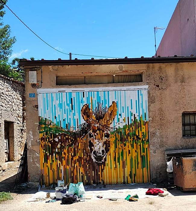 Algunos de los nuevos murales de Tubilla del Lago.