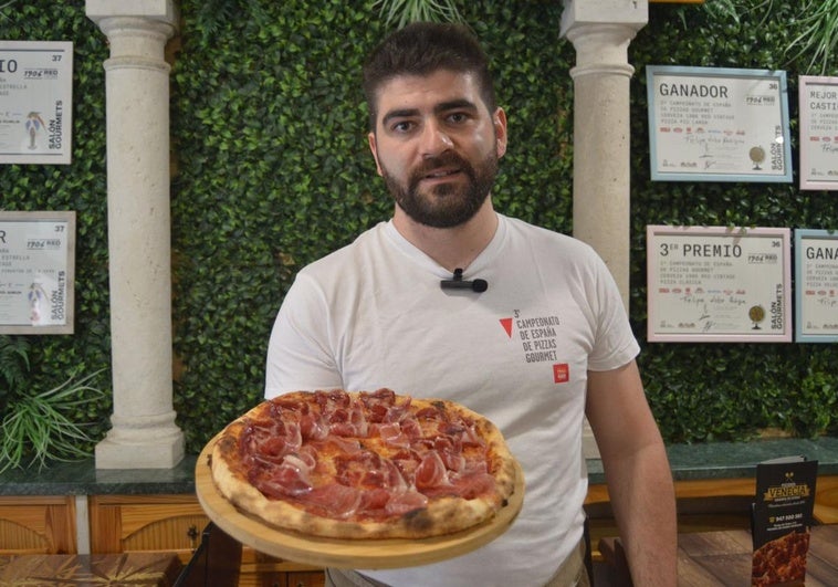 Felipe Lobo, pizzero y propietario de la Pizzería Venecia de Aranda de Duero.