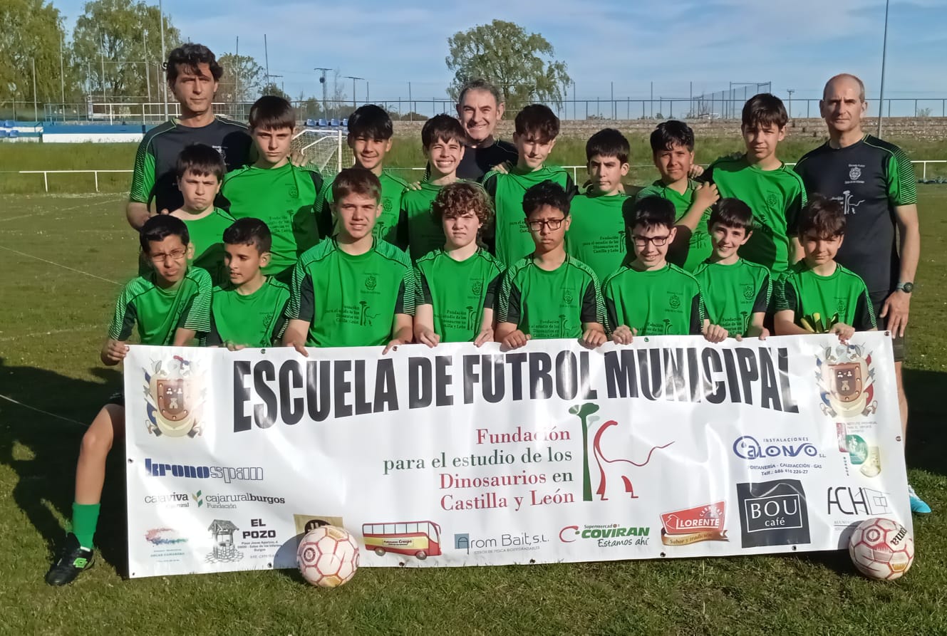 Imágenes de los diez años de la Escuela de Fútbol de Salas