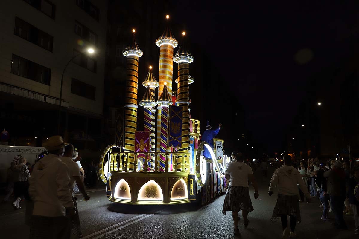 Conoce las carrozas que han animado la Cabalgata nocturna de Sampedros