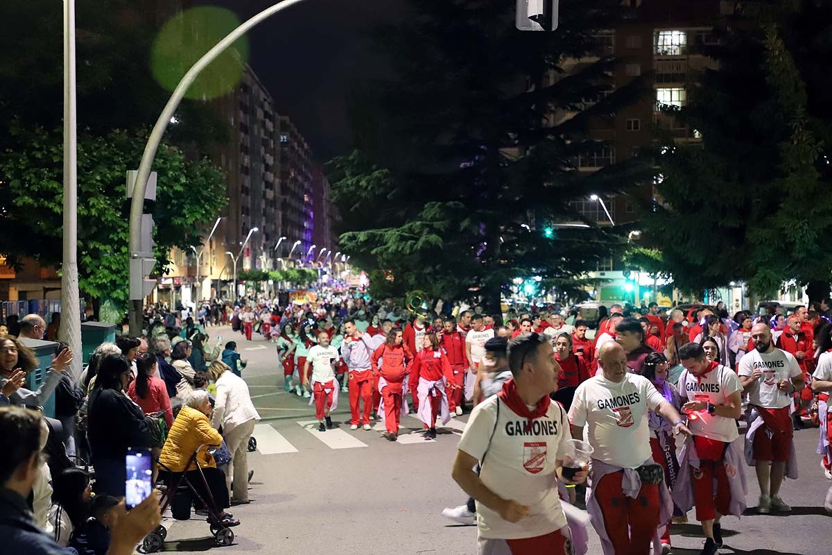 Conoce las carrozas que han animado la Cabalgata nocturna de Sampedros