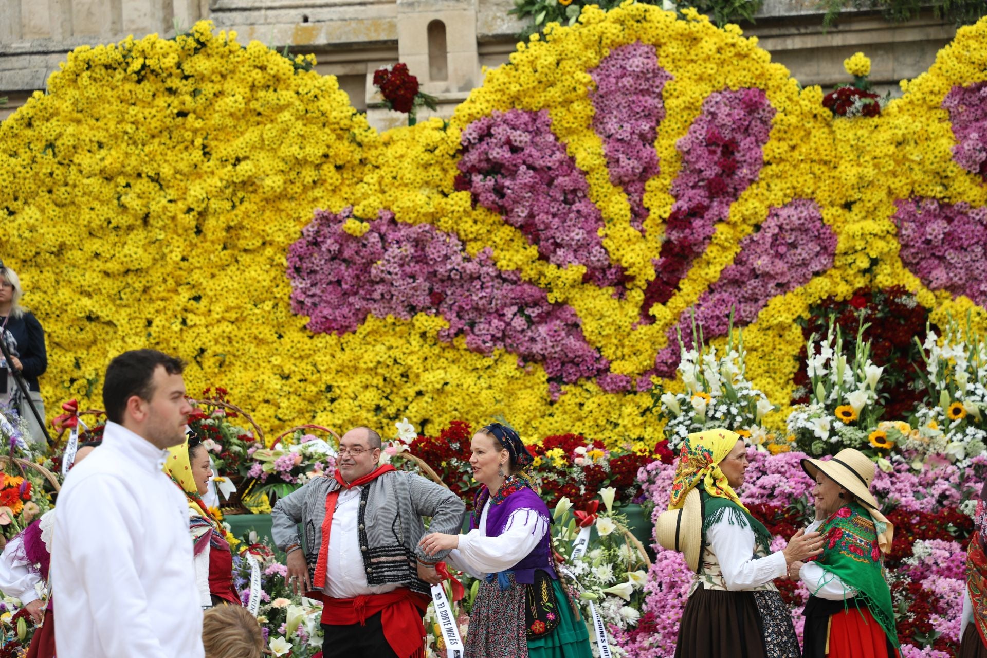 Así ha sido la Ofrenda Floral de los Sampedros en Burgos