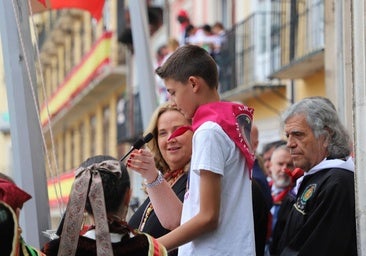 Los niños abarrotan la plaza Mayor de Burgos en el pregón infantil