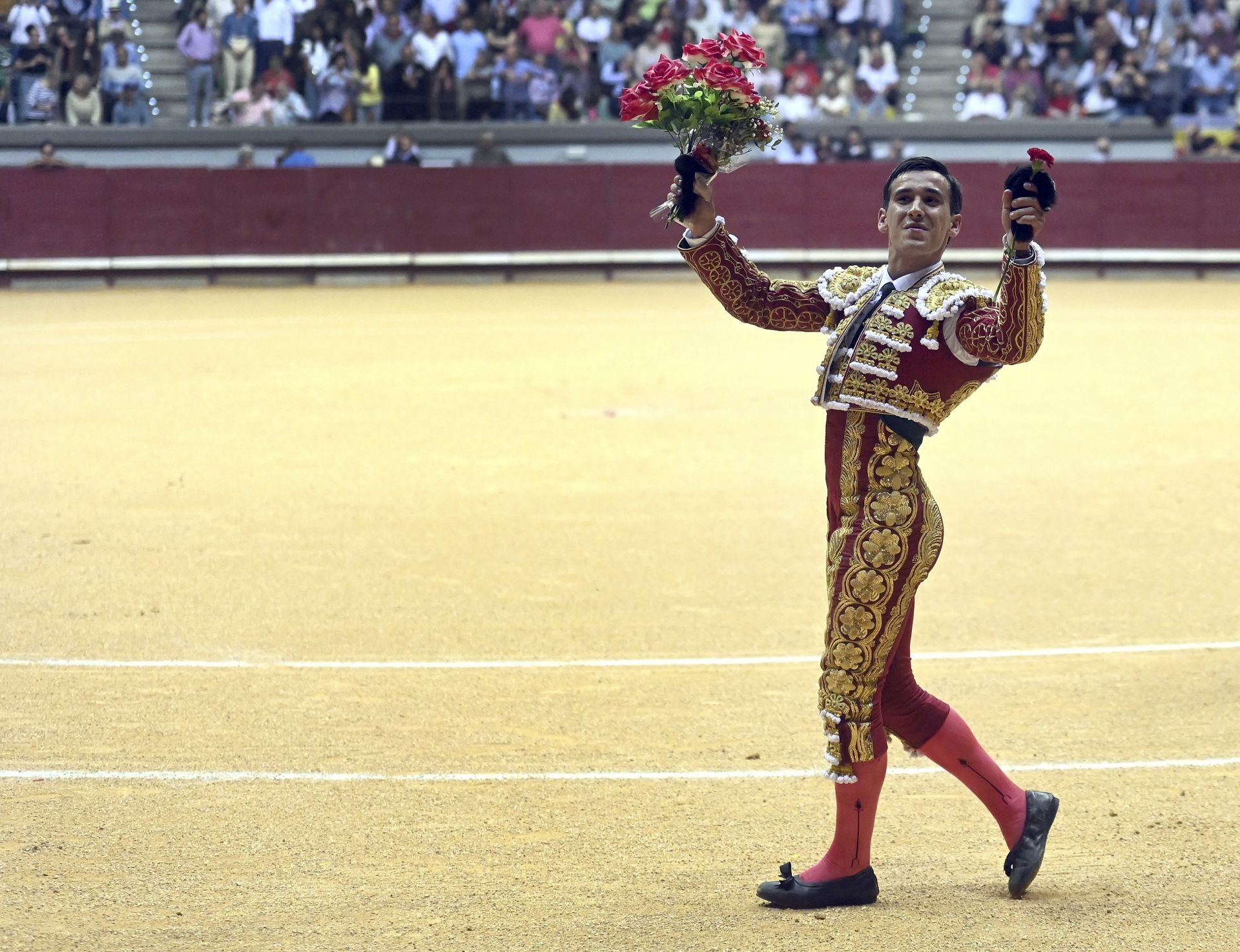 Algunas de las imágenes de la primera corrida de toros de los Sampedros