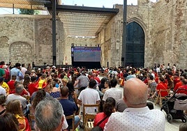 Pantalla gigante para la final del Mundial de fútbol femenino de 2023.