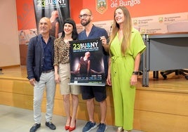 Alberto Estébanez, director del certamen; Glenda Sánchez, bailarina de la compañía The Concept; Giovanni Insaudo, coreógrafo y Marta Alegría, concejala de Cultura y Educación del Ayuntamiento de Burgos.