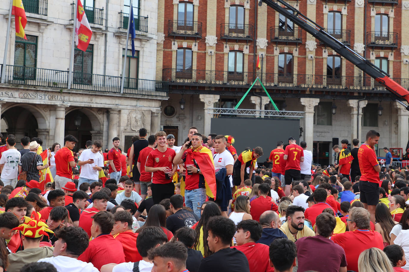 Las imágenes de cientos de burgaleses apoyando a La Roja en la final de la Eurocopa