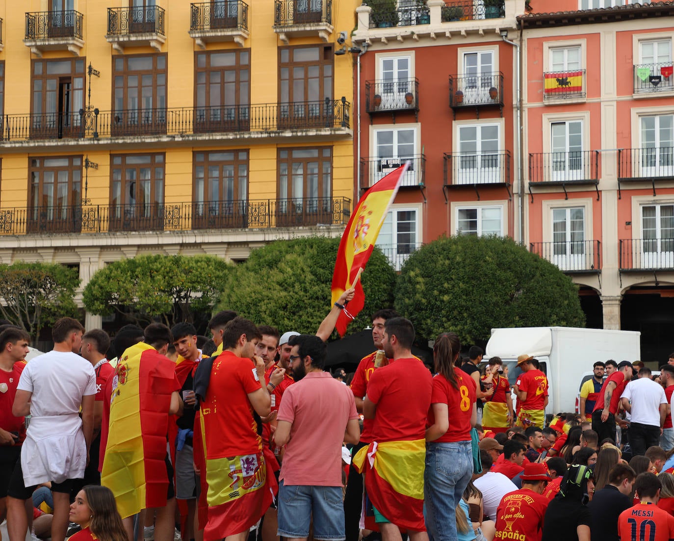 Las imágenes de cientos de burgaleses apoyando a La Roja en la final de la Eurocopa