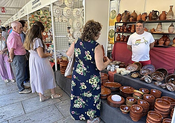 Edición del año 2023 de la feria Alfabur de cerámica en Burgos.