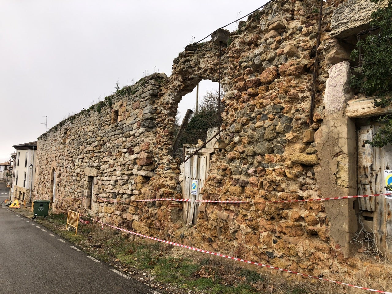 Tres edificios de Burgos «completamente arruinados» se suman a la Lista Roja de patrimonio