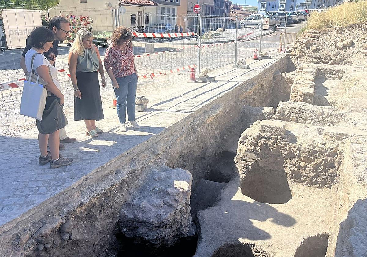 Restos medievales aparecidos en las obras de la calle San Esteban de Burgos.