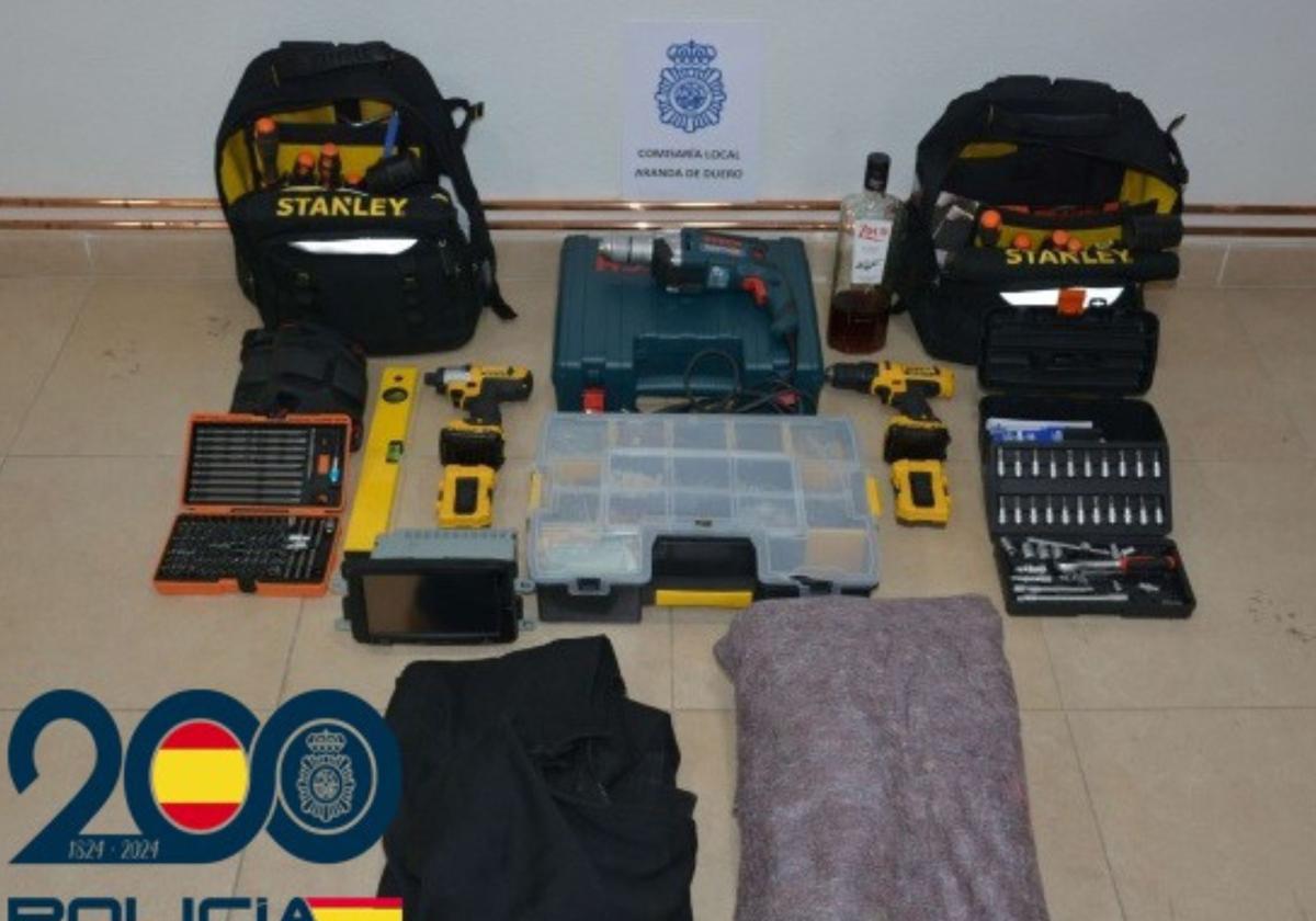 Herramientas robadas y recuperadas en la detención del hombre.