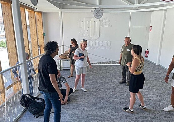 Los evaluadores visitan el Centro de Visitantes de Villadiego.