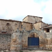 A la venta un palacio histórico con torreón en un pueblo de Burgos