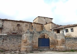 Palacio a la venta en un pueblo de Burgos.