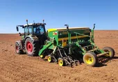 Un pueblo de Burgos viaja al pasado en una feria de maquinaria agrícola