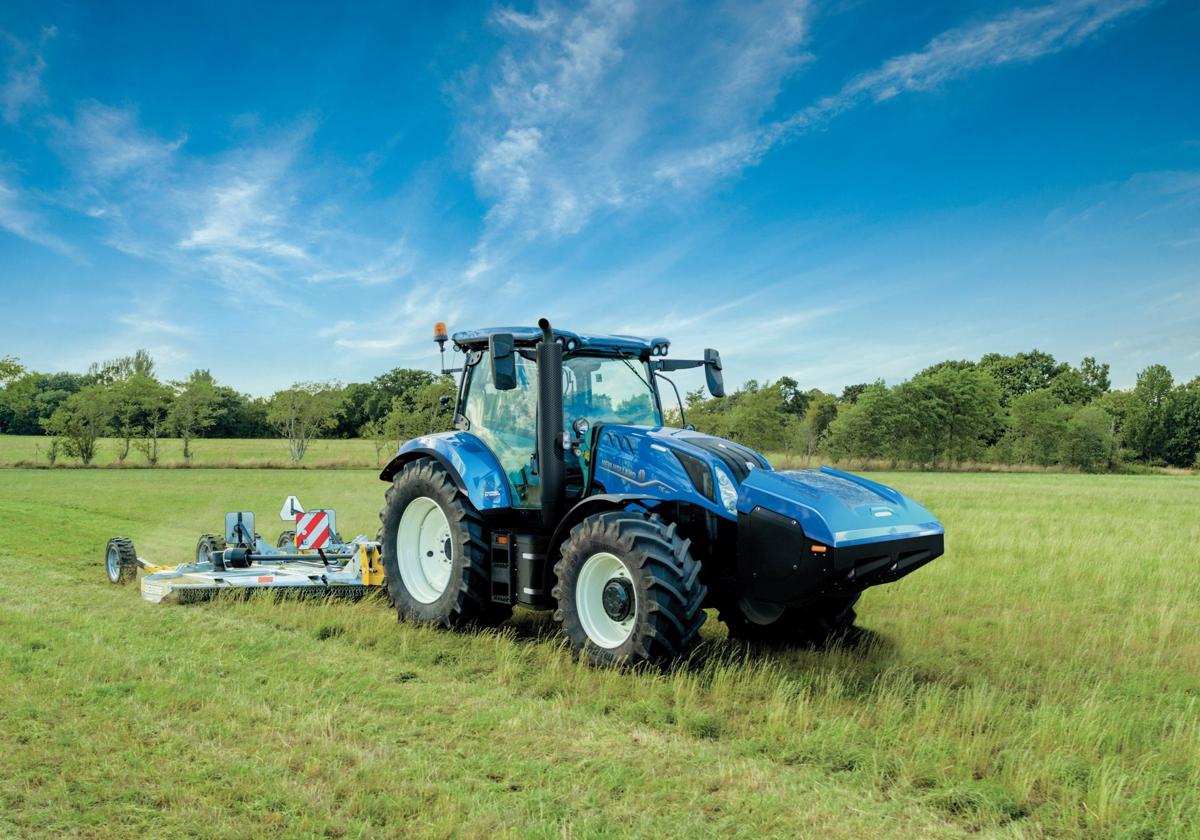 Un tractor en una explotación agraria.