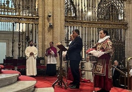 Manso en el momento de realizar el voto en la Catedral.